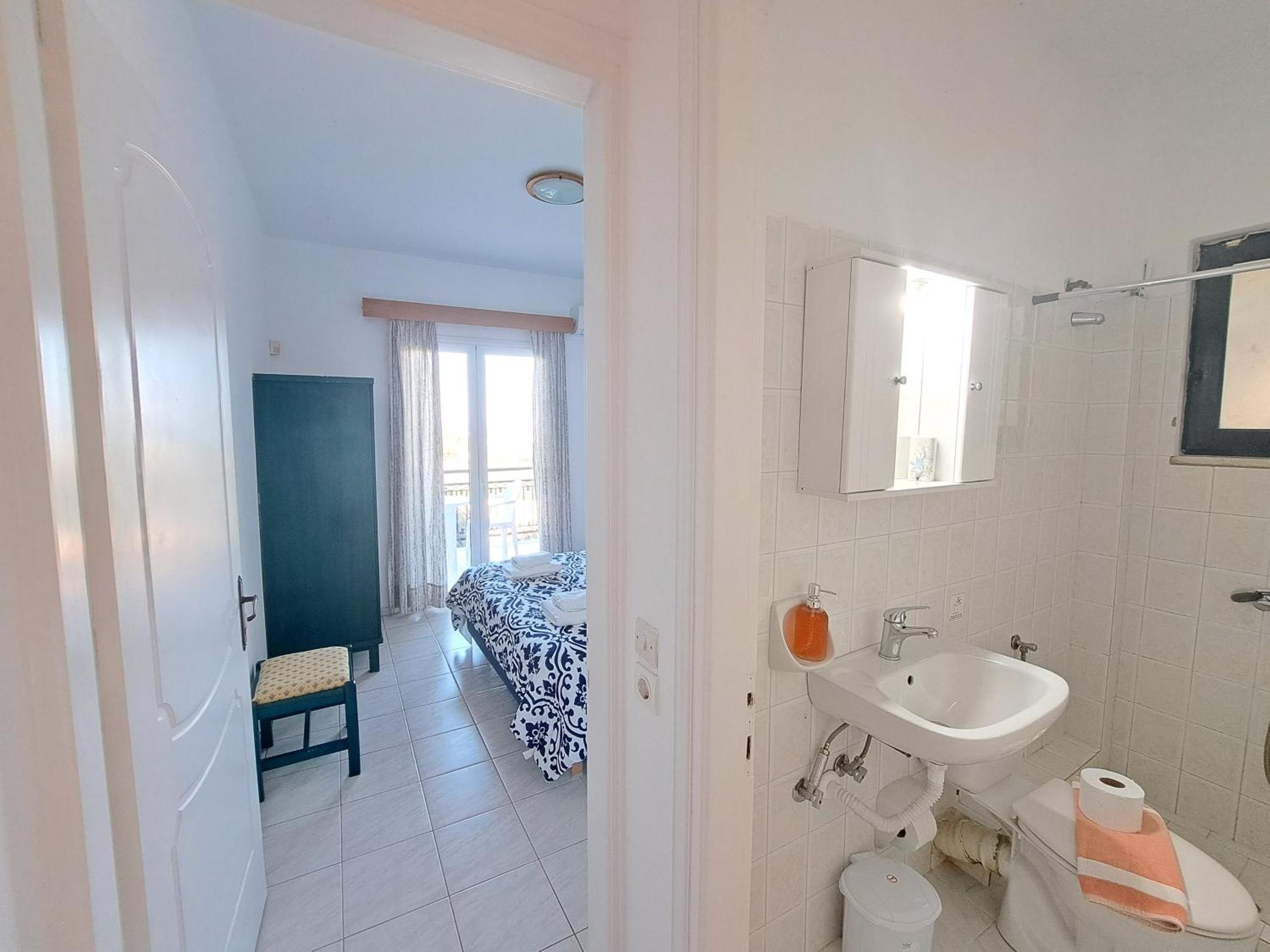 Natural Blue Green Apartment Almiros Beach الغرفة الصورة